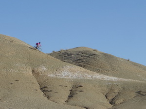 تپه های اطراف کاروانسرای دیر گچین کویر