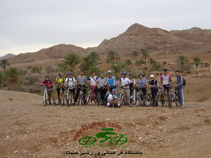 arosan in iran desert - bike in iran