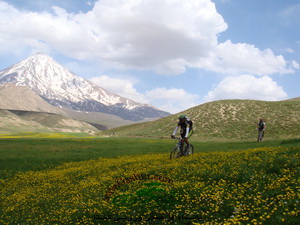  dasht-vararo in iran - damavand mountain