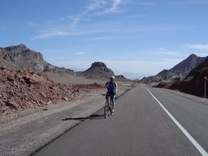دوچرخه سواری در کوه های مریخی 
