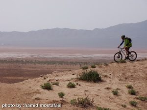 چشم انداز باشکوه از دشت کویری سهیلیه